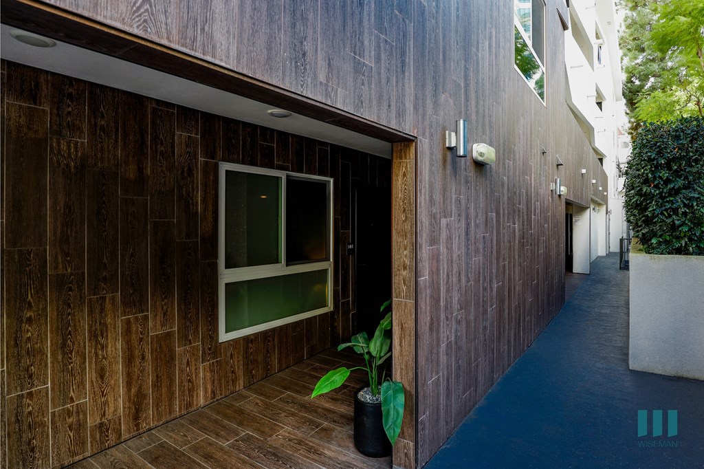 Wellesley Ten By Wiseman