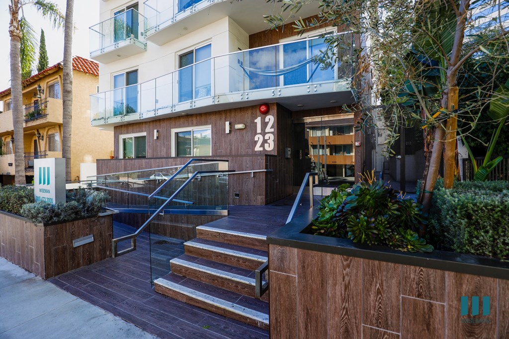 Wellesley Ten By Wiseman