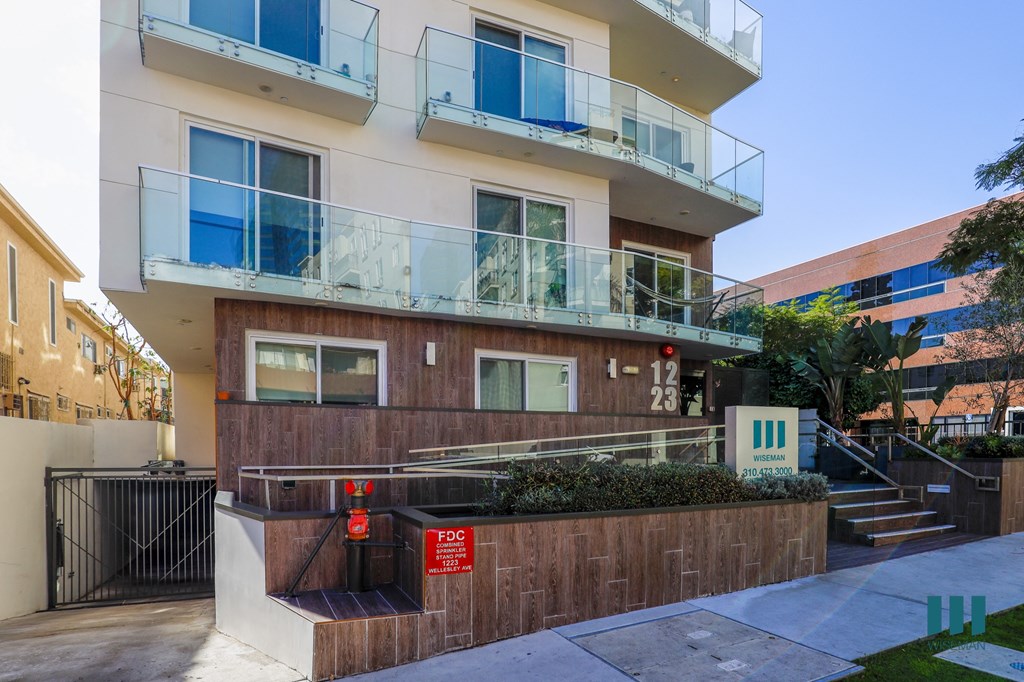 Wellesley Ten By Wiseman