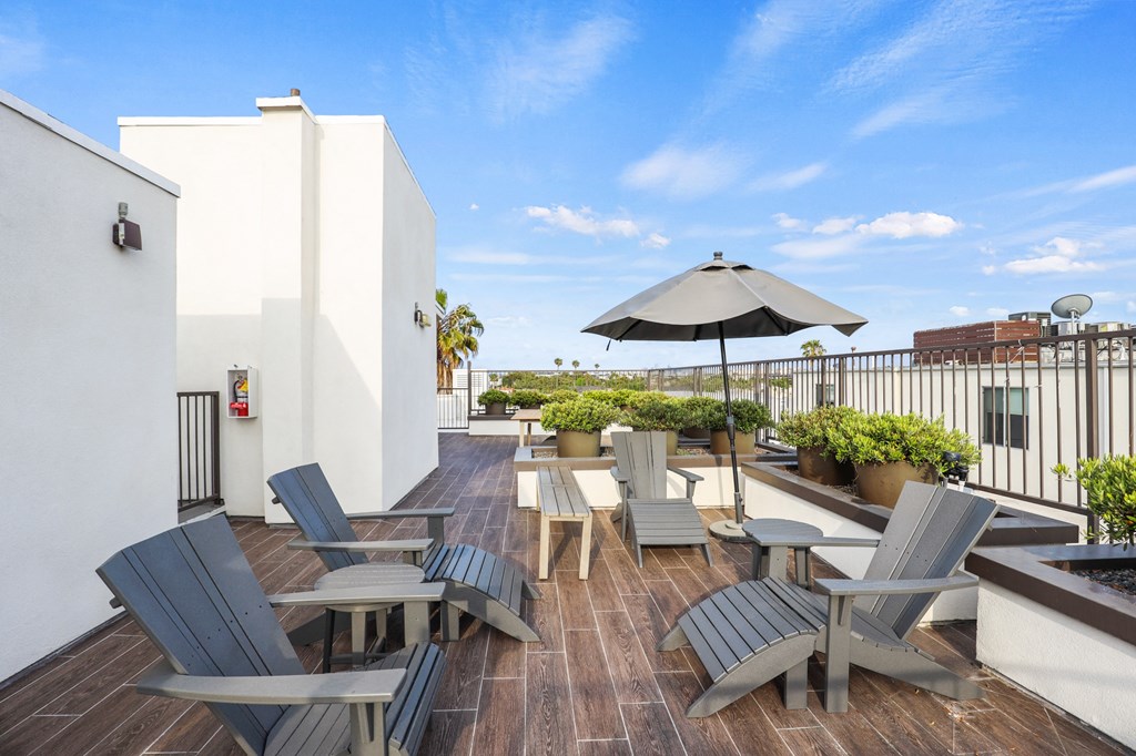 Seating Area of Kings 123 by Wiseman