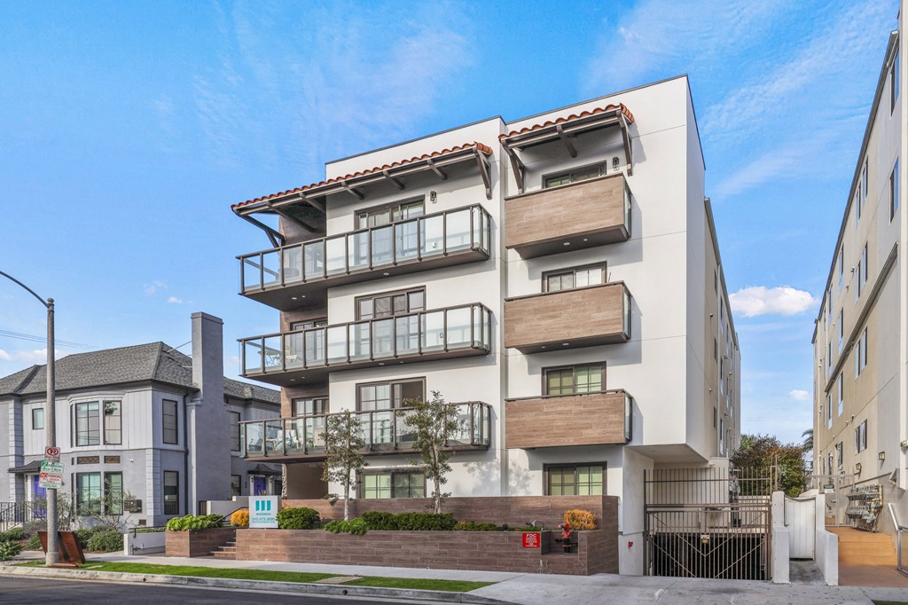 Exterior of Kings 126 by Wiseman