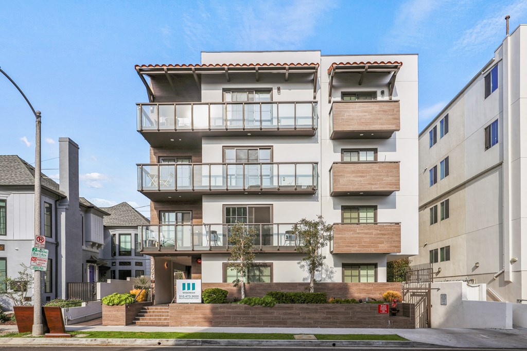 Street View of Kings 126 by Wiseman Street View of Kings 126 by Wiseman