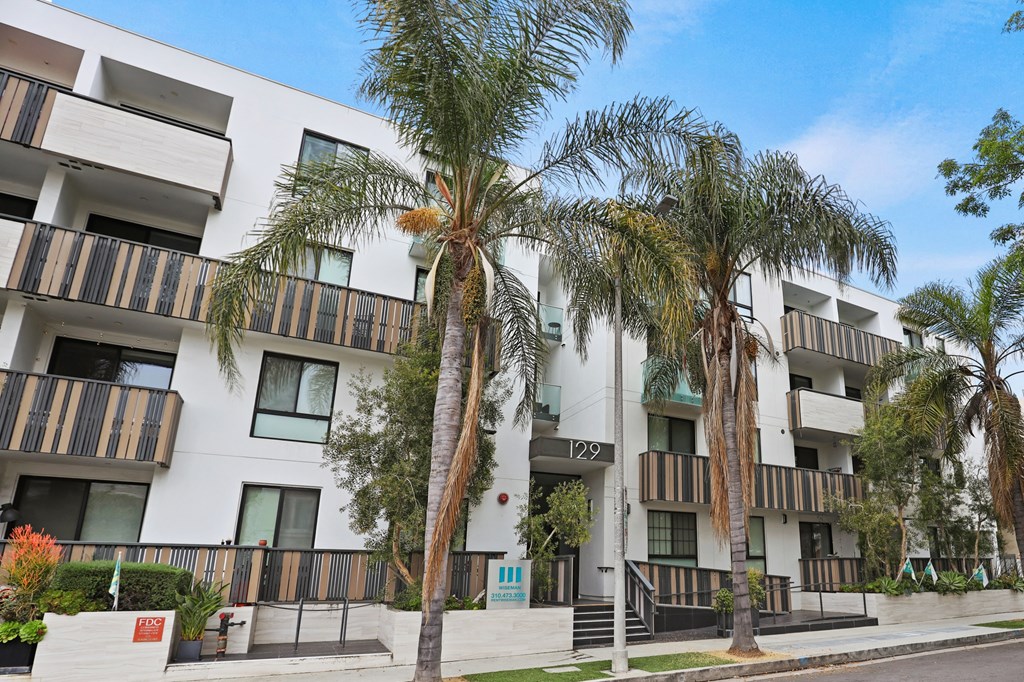 Street View of Kings on Third by Wiseman