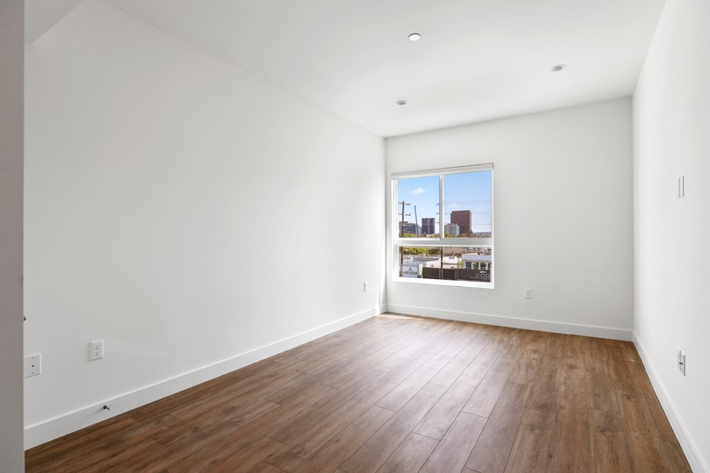 Bedroom Window, Vinyl Flooring, and Window