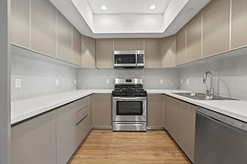 Full-Size Kitchen with Energy-Efficient Appliances and Ample Cabinet Storage