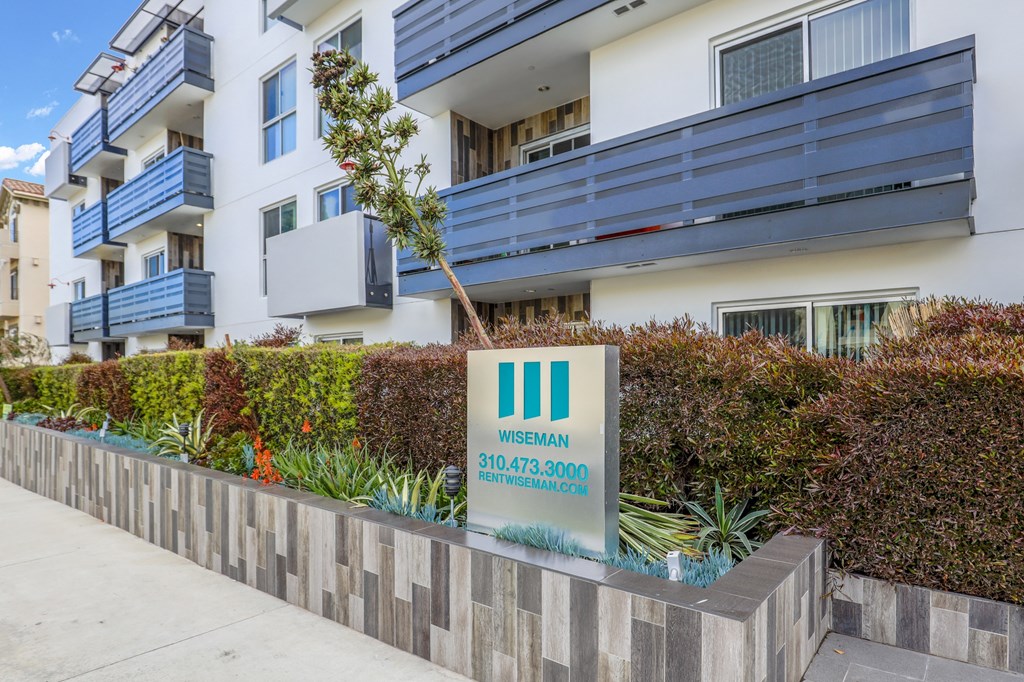 Brockton Manor by Wiseman