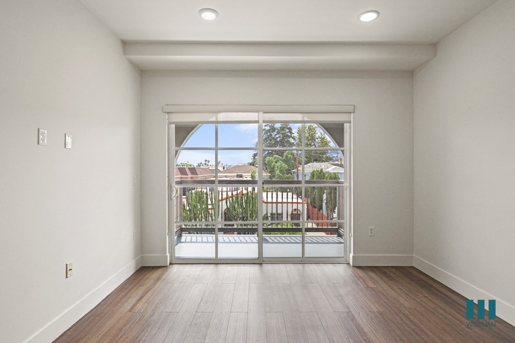 Living Room with Lots of Natural Light and Patio