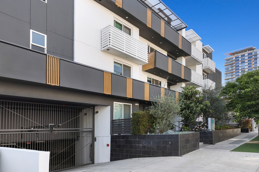 Resident Garage Entrance of Tamarind Emerald by Wiseman