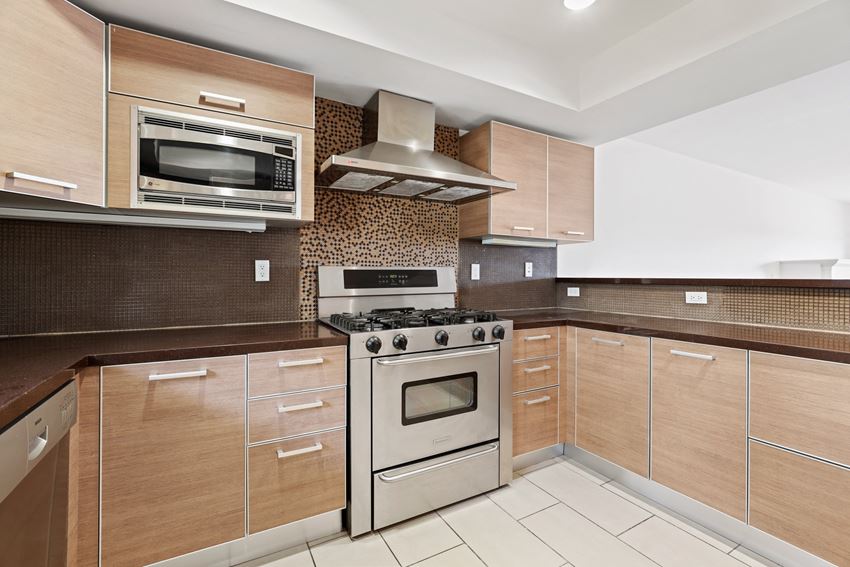 Kitchen with Energy-Efficient Appliances Kitchen with Energy-Efficient Appliances - Photo Gallery