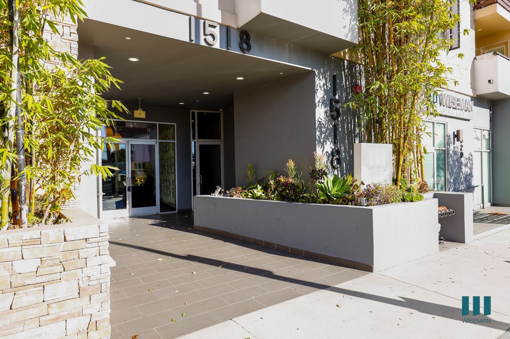 Front Entrance of Santa Monica Federal by Wiseman