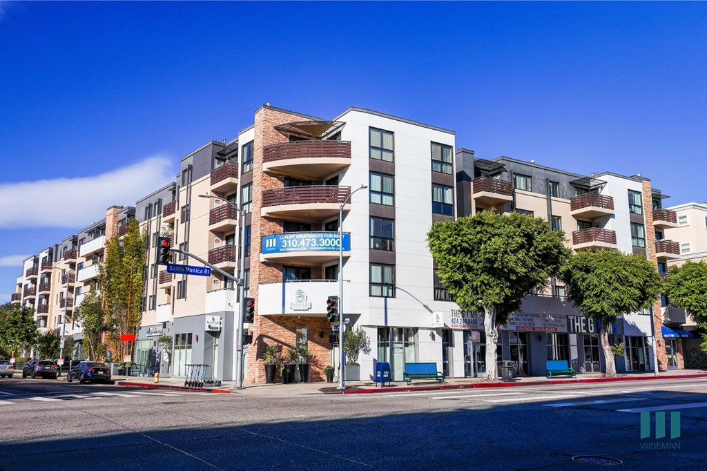 Santa Monica Federal by Wiseman