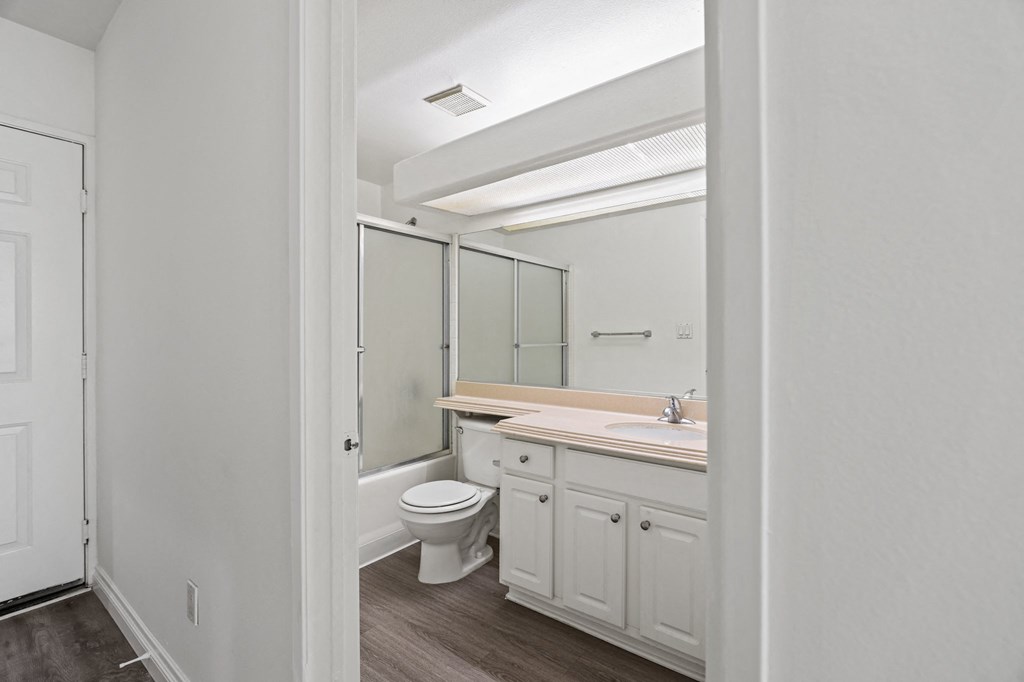 Hall Bathroom with Full-Size Bathtub