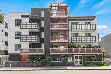1831 Sawtelle Blvd 1 Bed Apartment for Rent - Photo Gallery 1