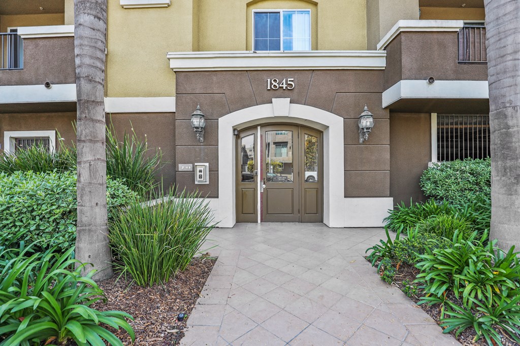 Front Entrance of Butler Eighteen