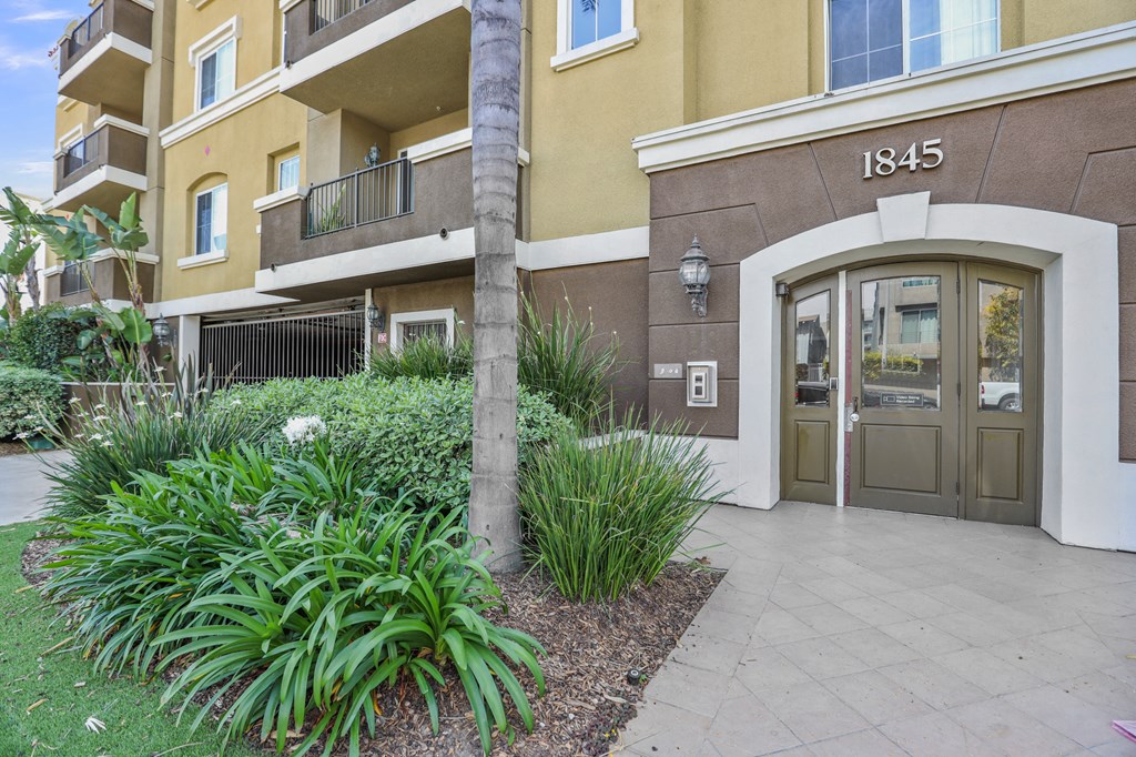 Front Entrance of Butler Eighteen