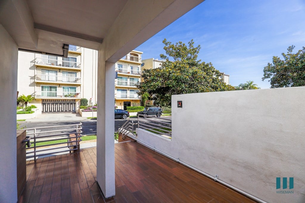 Fox Eight By Wiseman