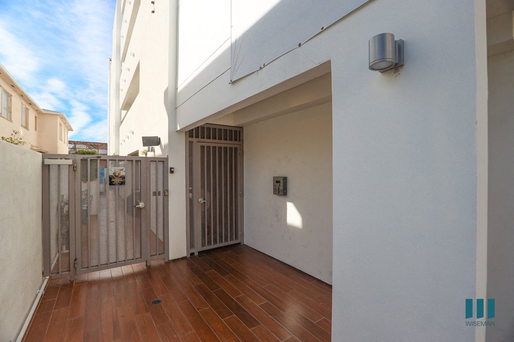 Fox Eight By Wiseman