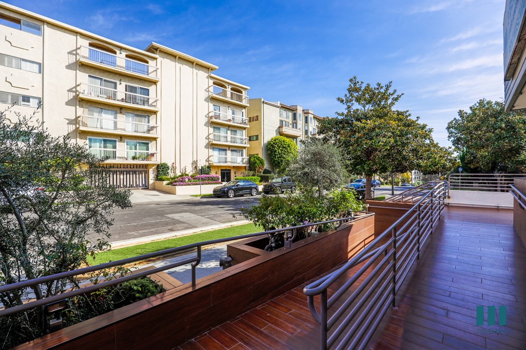 Fox Eight By Wiseman