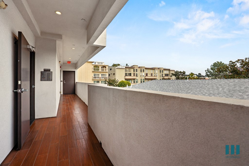 Fox Eight By Wiseman