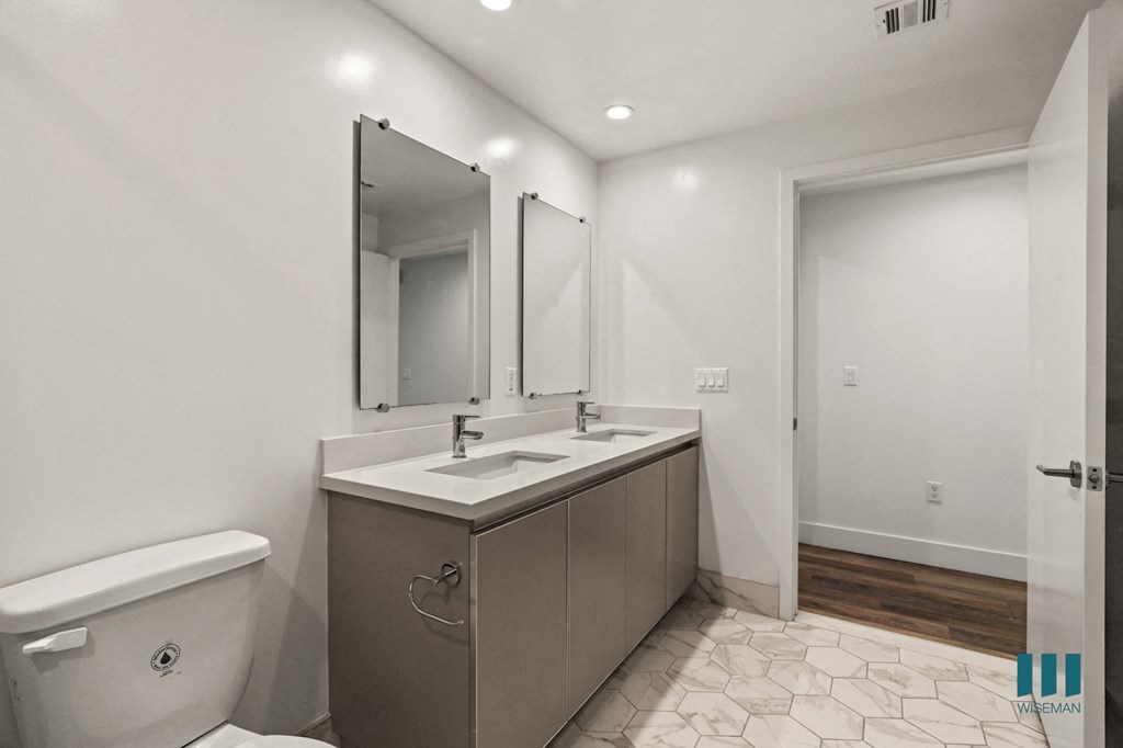 Fox Eight By Wiseman