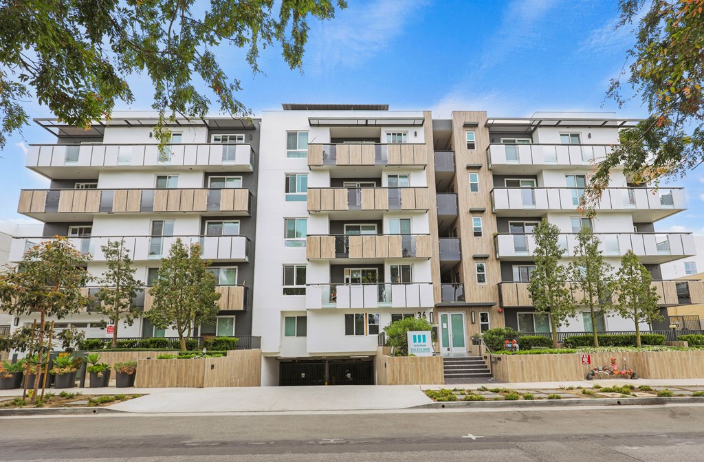 Street View of Dunn Station by Wiseman