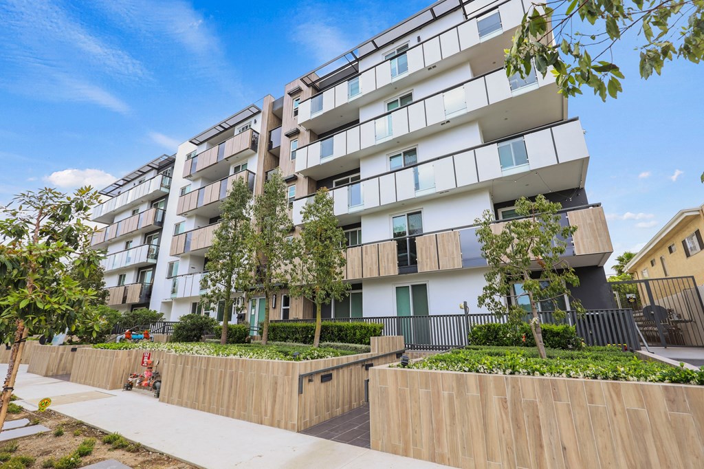 Sidewalk View of Dunn Station by Wiseman