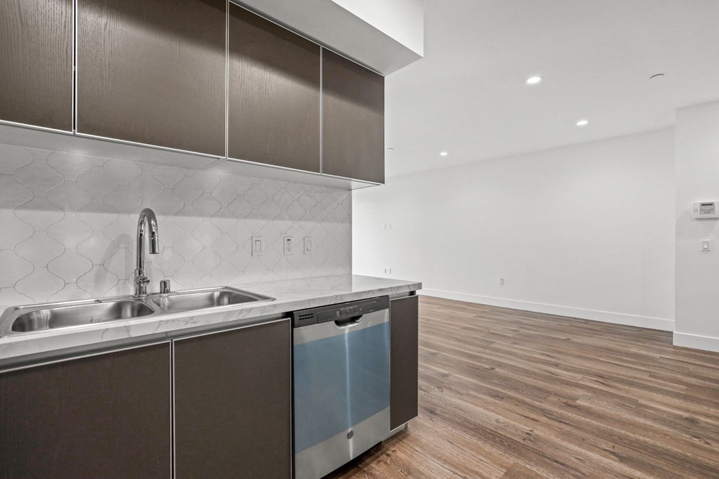 Kitchen with Double-Sinks and Energy-Efficient Dishwasher