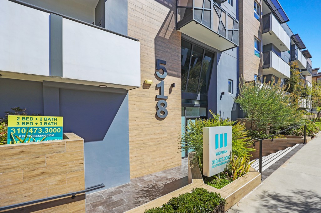 Sidewalk View of Gramercy Park by Wiseman