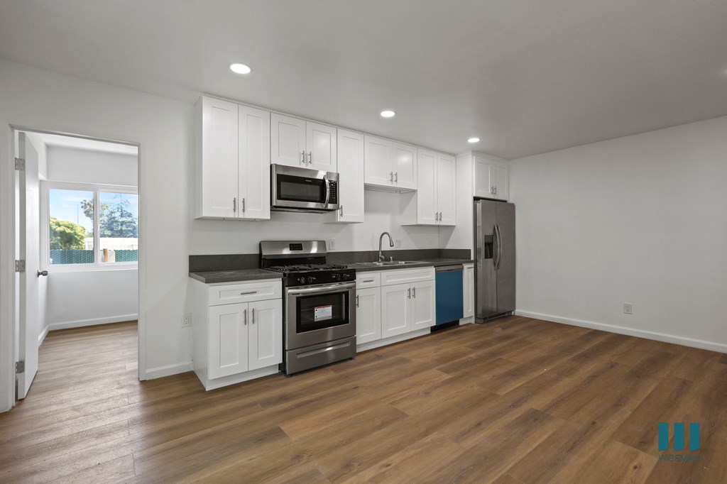 Open-Concept Kitchen and Dining Area