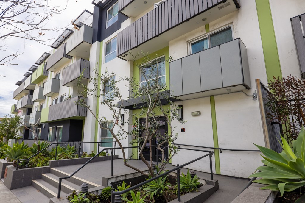 Front Entry to Beloit at Ohio by Wiseman