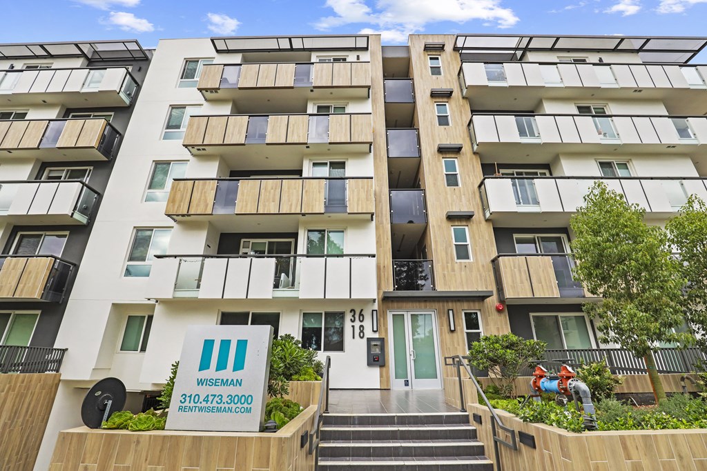 Front Entrance of Dunn Station by Wiseman