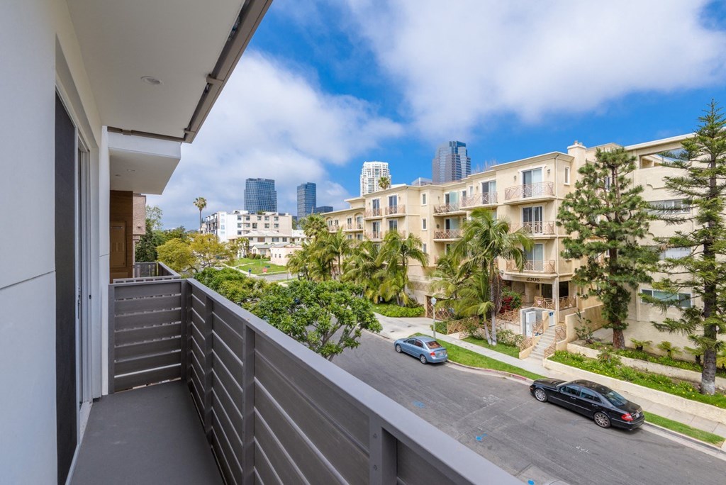 Fox Eight By Wiseman