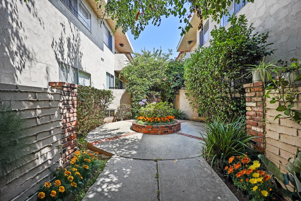 Interior Courtyard of Goshen Bundy