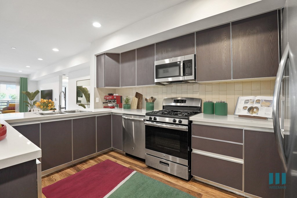 Full-Size Kitchen with Energy-Efficeient Appliances and Ample Cabinet Storage