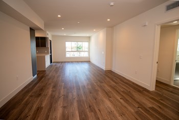 126 N.Kings RD. 3 Beds Apartment for Rent - Photo Gallery 4