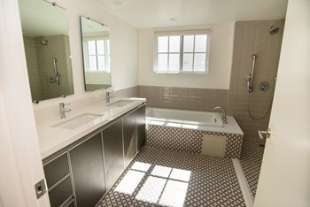 126 N.Kings RD. 3 Beds Apartment for Rent - Photo Gallery 13