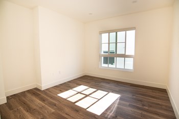 126 N.Kings RD. 3 Beds Apartment for Rent - Photo Gallery 9
