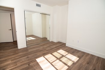 126 N.Kings RD. 3 Beds Apartment for Rent - Photo Gallery 8