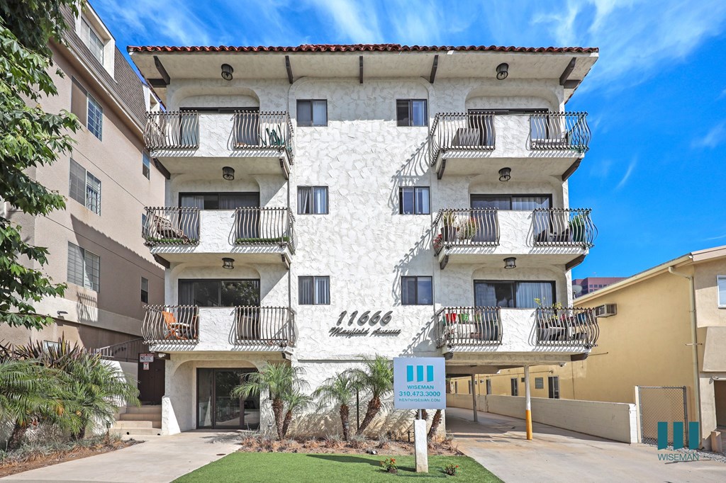 Exterior of Mayfield Wilshire by Wiseman