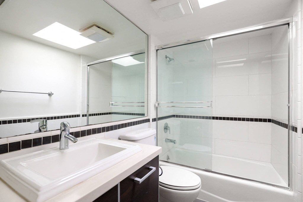 Bathroom with Full-Size Bathtub