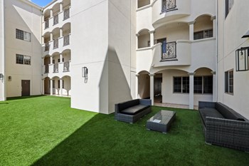 Sweeter on Third Courtyard with Sitting Area - Photo Gallery 2