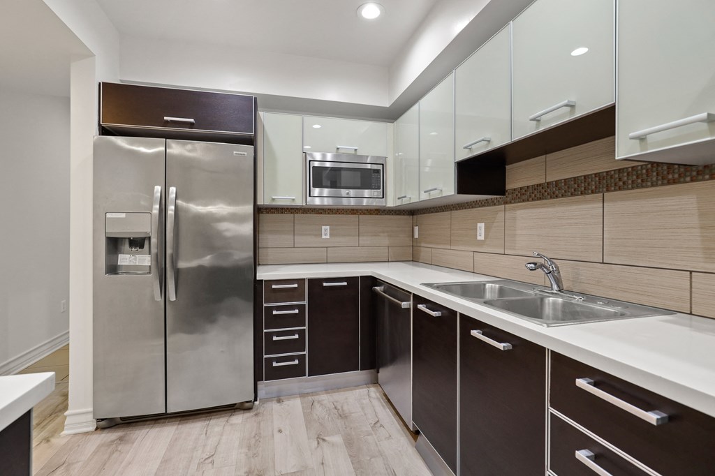 Large Kitchen Spaces with Ample Cabinet Storage