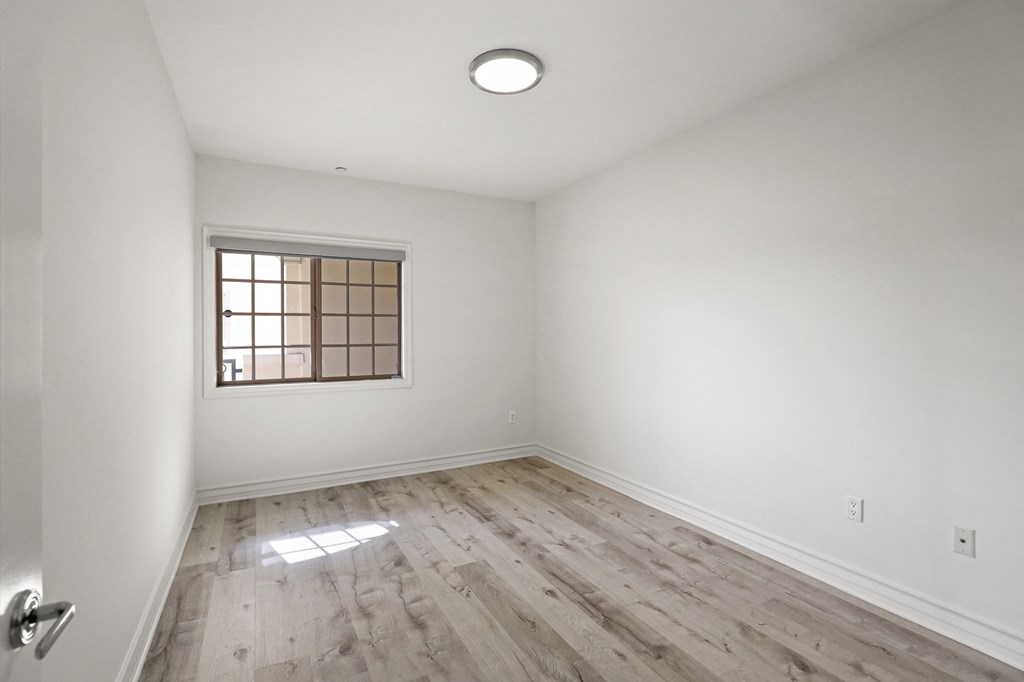 Bedroom with Vinyl Flooring