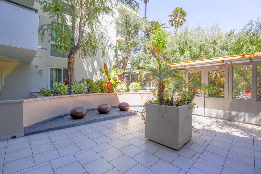 Exterior Lobby of Edinburgh Courtyard by Wiseman