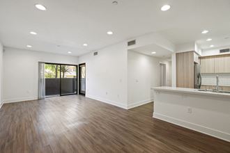 7260 Hawthorn Avenue 1-3 Beds Apartment for Rent - Photo Gallery 3