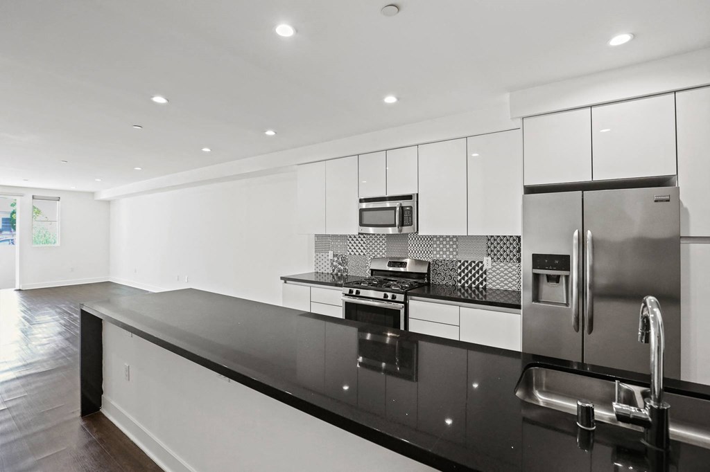 Bright Full-Size Kitchen with Energy-Efficient Appliances