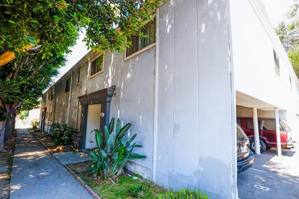 Side View of Building Exterior of Iowa at Federal by WIseman