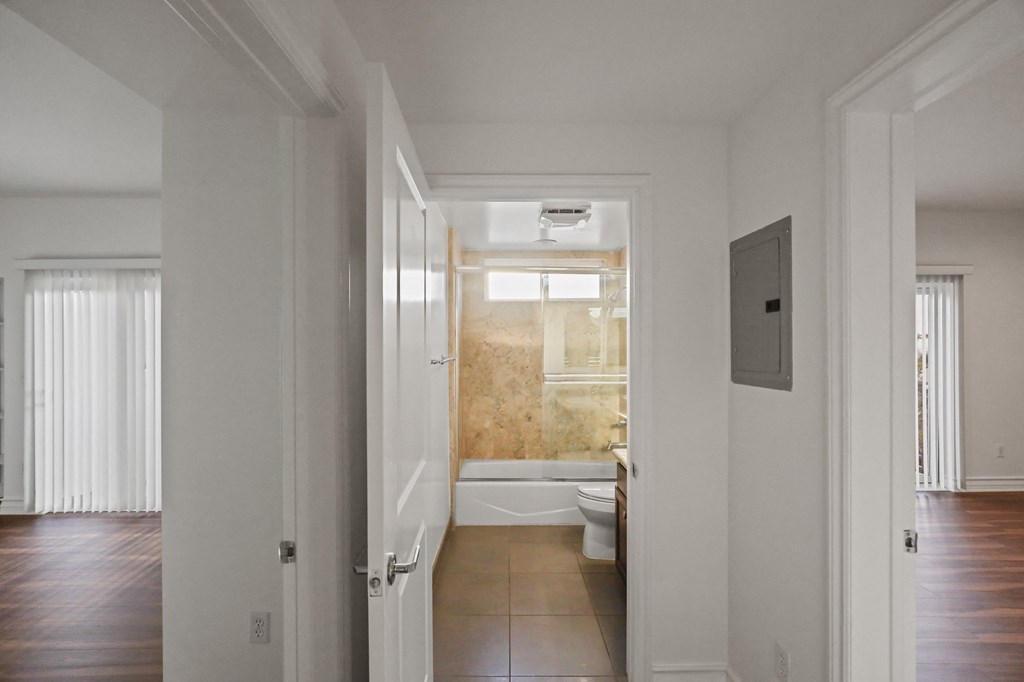 Hall Bathroom with Full-Size Bathtub