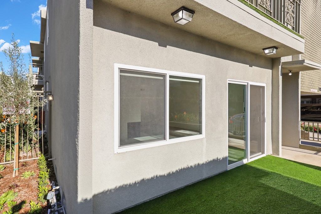 Apartment with Ground Floor Private Patio