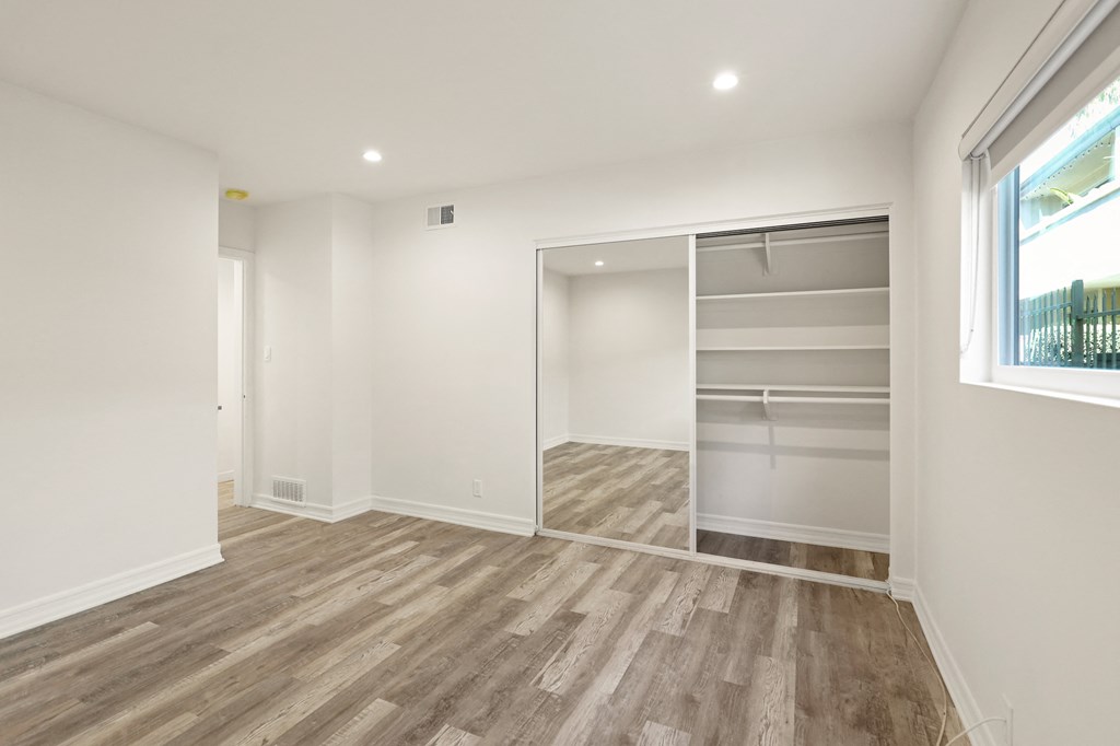 Brentwood Apartment with Mirrored Closet